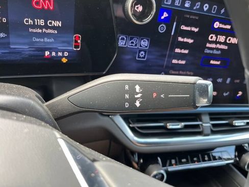 Used 2024 Chevrolet Equinox EV LT FWD image 14