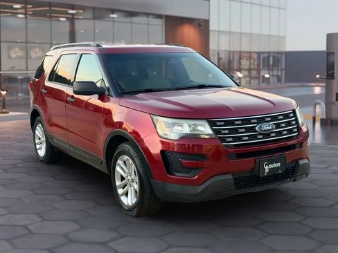 Used 2016 Ford Explorer FWD image 3