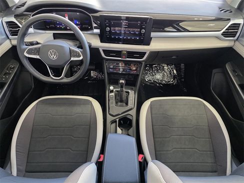 New 2025 Volkswagen Taos SE image 19