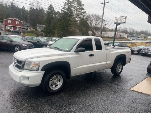 Used 2011 Dodge Dakota ST image 9