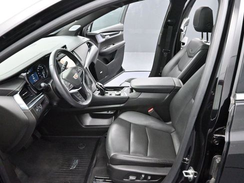 Used 2025 Cadillac XT5 Premium Luxury AWD/4WD image 12