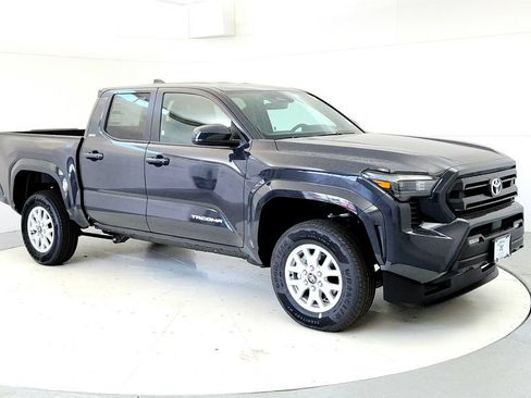 New 2026 Toyota Tacoma SR5 RWD image 7
