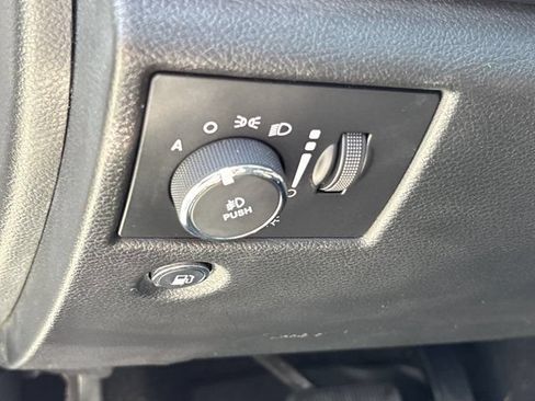 Used 2020 Jeep Grand Cherokee Altitude AWD/4WD image 19