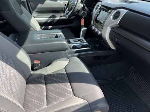 Used 2018 Toyota Tundra SR5 w/ SR5 Upgrade Package image 21