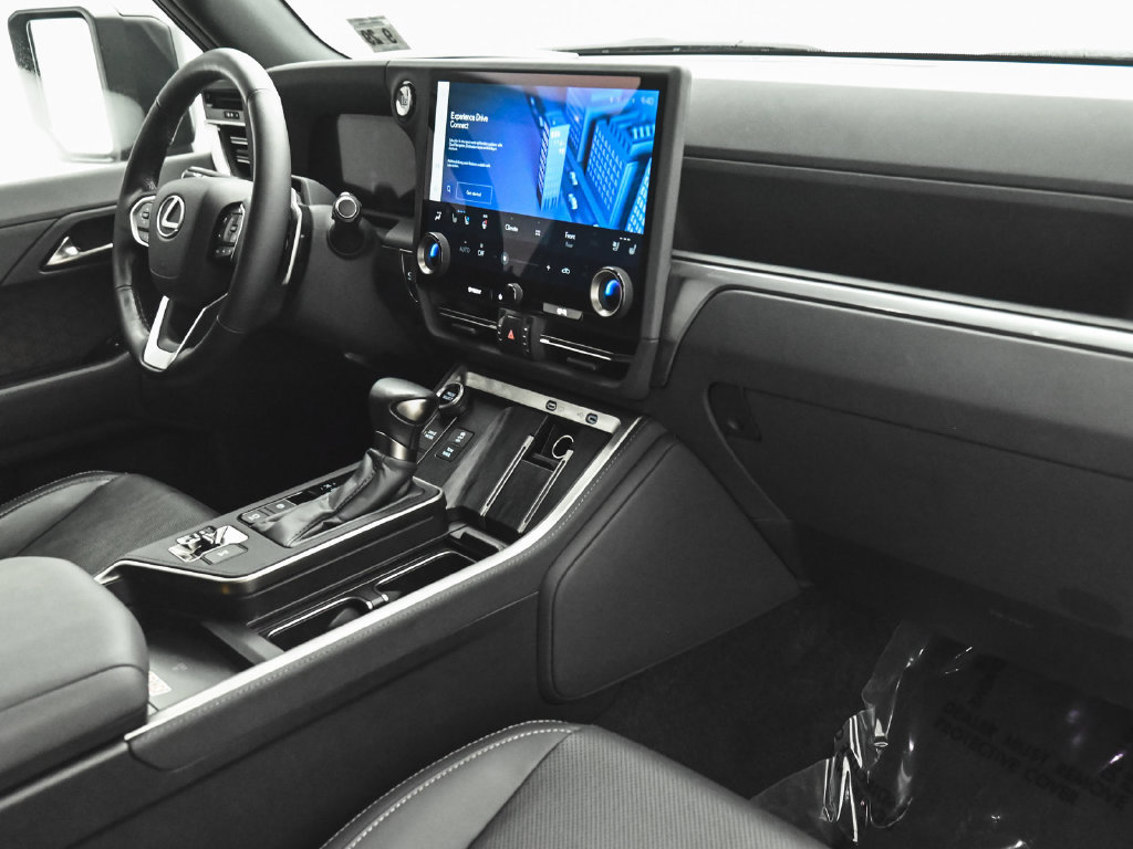 Used 2024 Lexus GX 550 w/ Accessory Package (31) AWD/4WD image 35