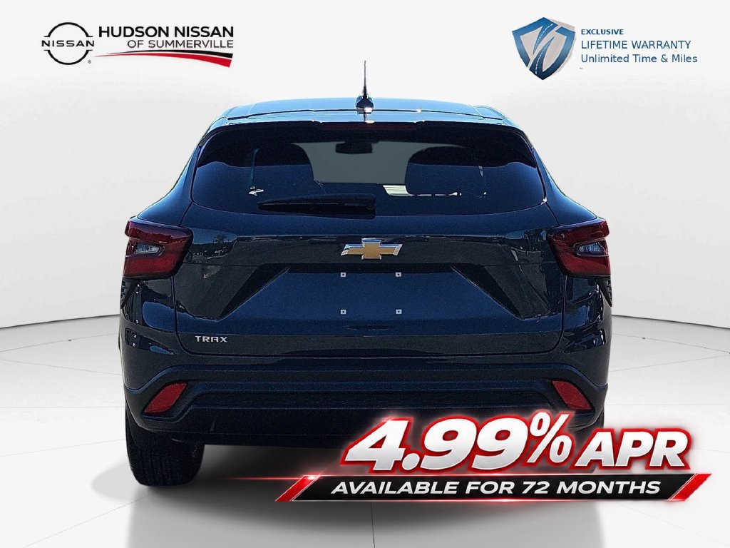Used 2025 Chevrolet Trax LS w/ LS Convenience Package FWD image 8