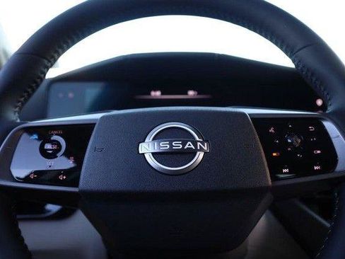 Used 2025 Nissan Murano SL AWD/4WD image 11