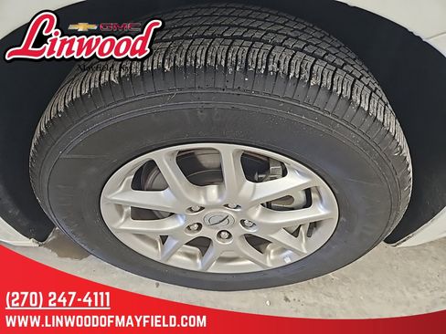 Used 2024 Chrysler Pacifica Touring-L image 9