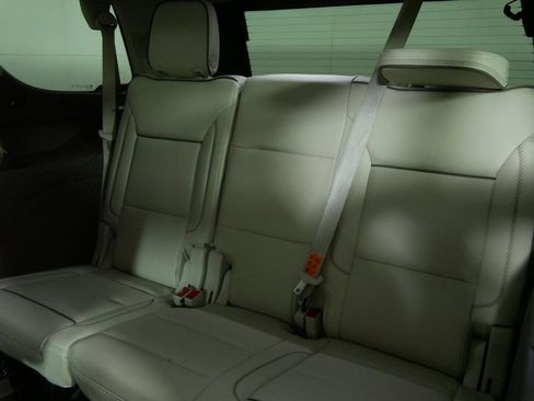 Used 2024 GMC Yukon Denali w/ Advanced Technology Package AWD/4WD image 22