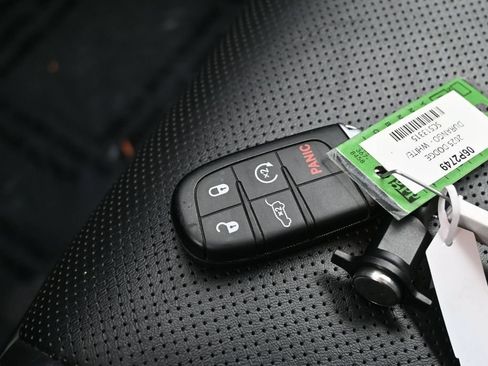 Used 2025 Dodge Durango R/T AWD/4WD image 36