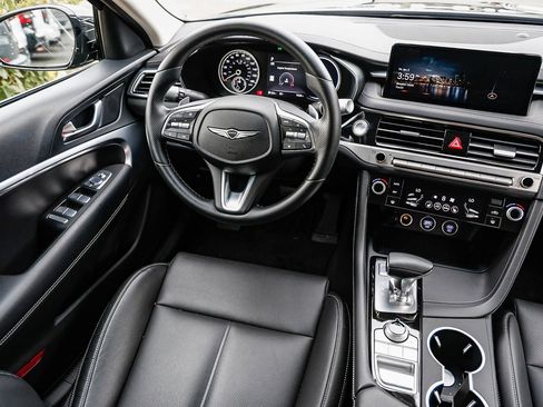 Used 2025 Genesis G70 2.5T image 14