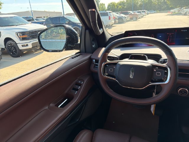 New 2026 Lincoln Navigator L Reserve AWD/4WD image 17