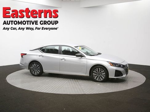 Used 2024 Nissan Altima 2.5 SV image 45