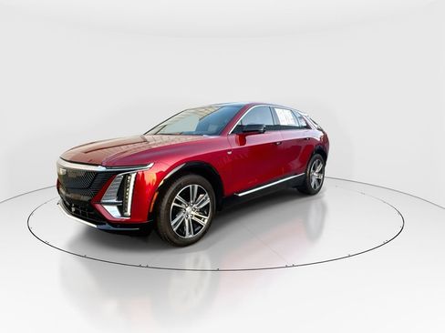 Used 2024 Cadillac Lyriq Luxury image 4
