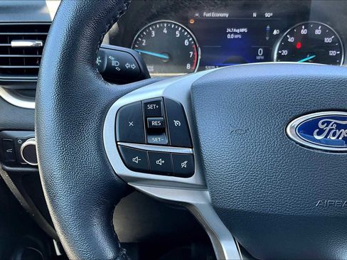 Used 2022 Ford Explorer XLT image 21