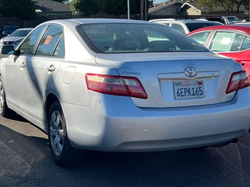 Used 2009 Toyota Camry LE FWD image 6