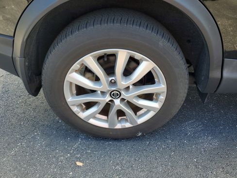 Used 2022 Nissan Rogue Sport S image 3