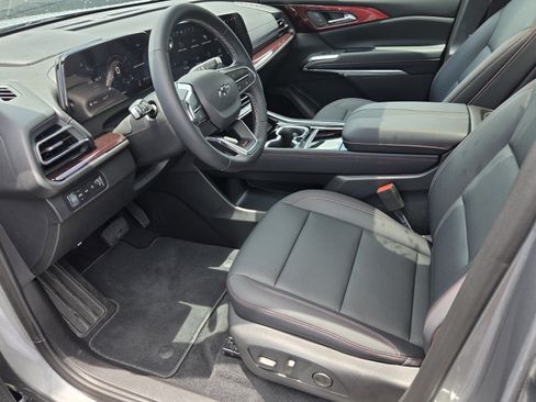 New 2026 Chevrolet Traverse Z71 w/ Driver Confidence Package AWD/4WD image 5