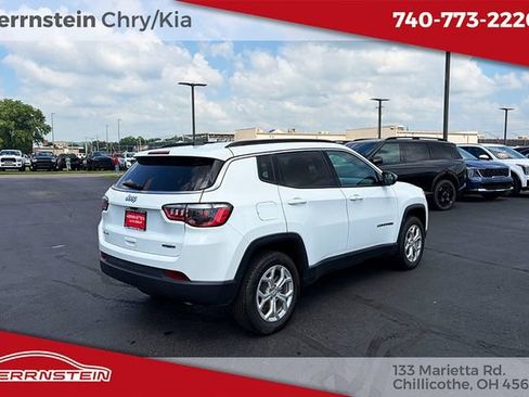 Used 2024 Jeep Compass Latitude AWD/4WD image 29