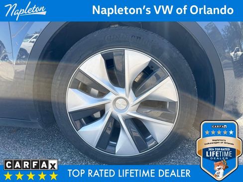 Used 2022 Tesla Model Y Long Range image 9