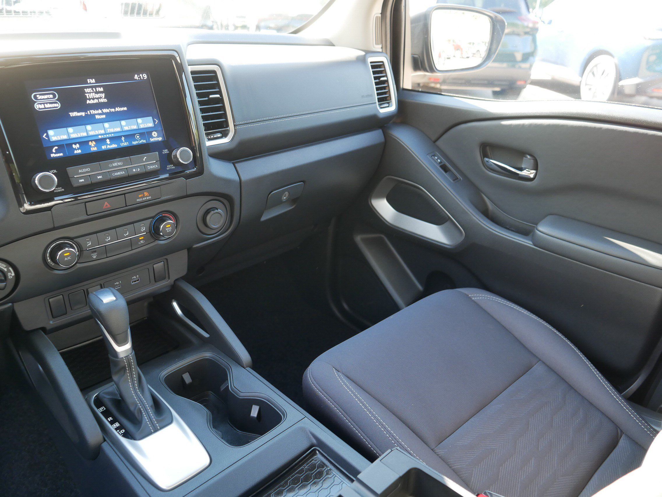 Certified 2022 Nissan Frontier SV w/ Technology Package AWD/4WD image 11
