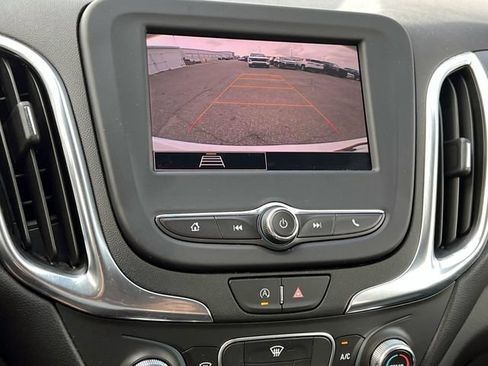 Used 2022 Chevrolet Equinox LT FWD image 23