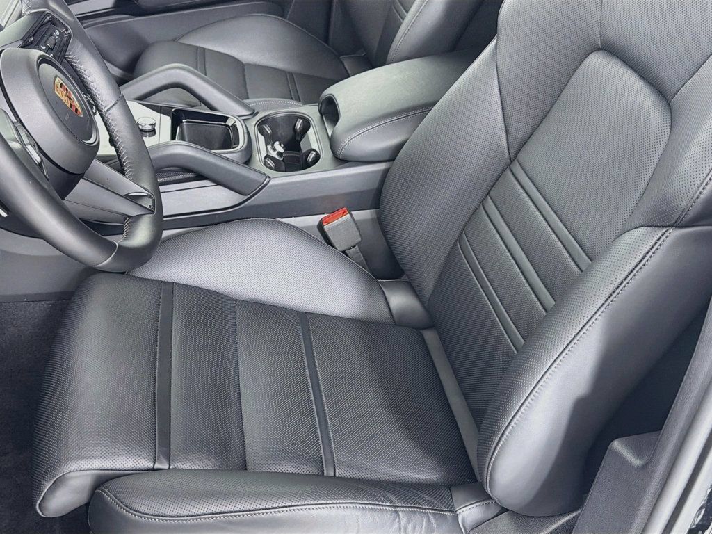 Certified 2026 Porsche Cayenne S AWD/4WD image 13