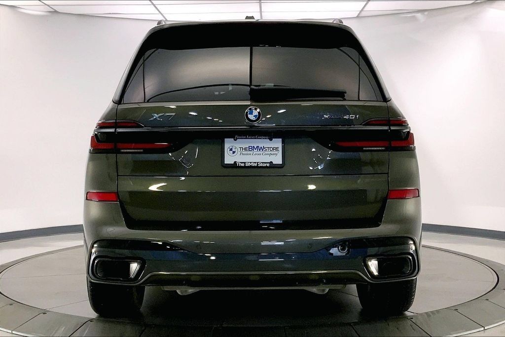 Used 2026 BMW X7 xDrive40i AWD/4WD image 3