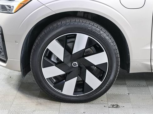 Certified 2024 Volvo XC60 T8 Ultimate w/ Protection Package Premier AWD/4WD image 40