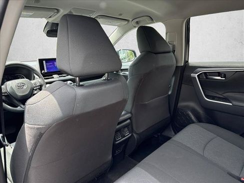 Certified 2025 Toyota RAV4 XLE FWD image 17