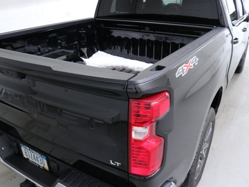 Used 2024 Chevrolet Silverado 1500 LT image 9