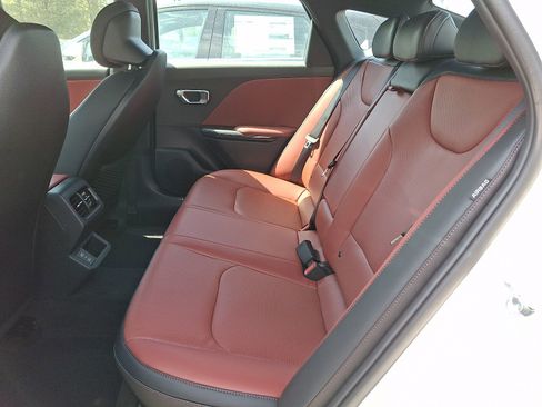 New 2025 Kia K4 GT-Line Turbo FWD image 9