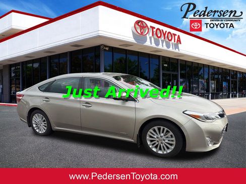 Used 2013 Toyota Avalon Limited w/ Technology Pkg FWD image 1