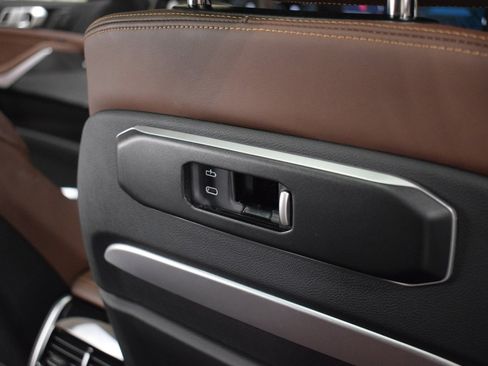 Used 2026 BMW X7 M60i image 22