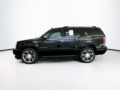 Used 2012 Cadillac Escalade Premium image 4
