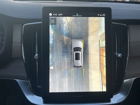 Used 2025 Volvo XC90 B5 Plus image 24