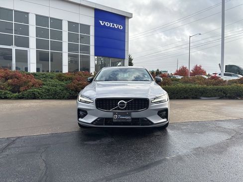 Certified 2025 Volvo S60 B5 Core image 2