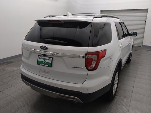 Used 2016 Ford Explorer XLT w/ Equipment Group 202A FWD image 7