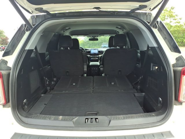 Used 2023 Ford Explorer Limited w/ Equipment Group 301A AWD/4WD image 8