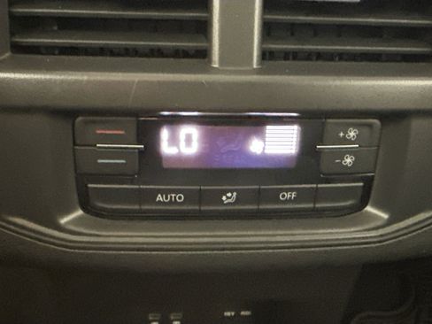 Used 2023 Volkswagen Atlas SE image 25