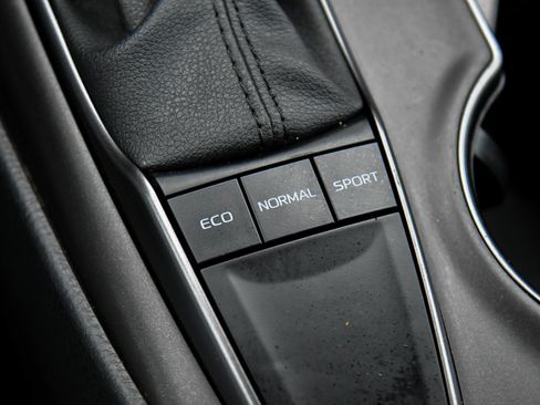 Used 2023 Toyota Camry SE image 27