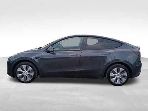 Used 2024 Tesla Model Y Long Range AWD/4WD image 2