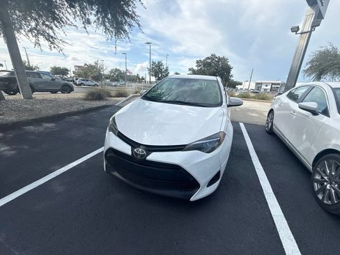 Used 2019 Toyota Corolla LE FWD image 1