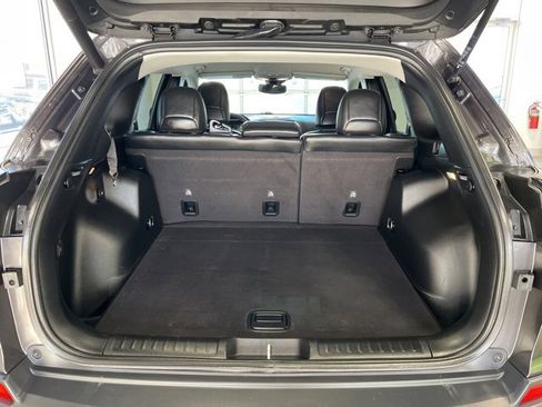 Used 2020 Jeep Cherokee Latitude Lux w/ Comfort/Convenience Group image 10