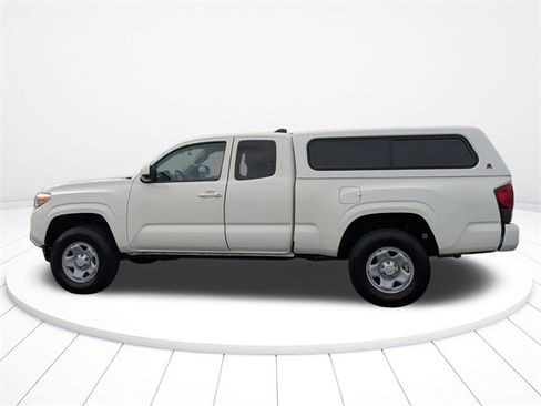 Used 2020 Toyota Tacoma SR image 6