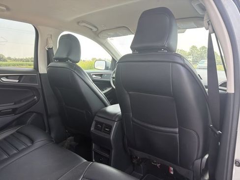 Used 2024 Ford Edge SEL AWD/4WD image 18