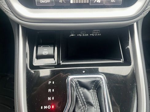 Used 2025 Subaru Outback Premium image 15