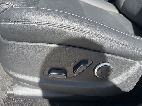 Certified 2026 Genesis GV70 2.5T Select image 13