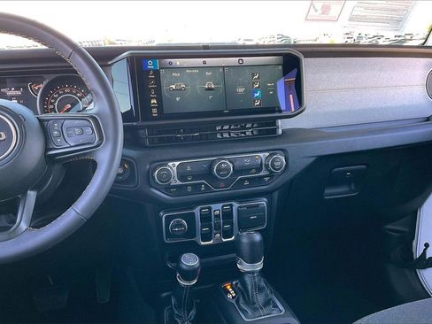 Used 2024 Jeep Wrangler Sport S image 6