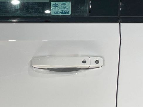 Used 2023 Chevrolet Tahoe Z71 w/ Luxury Package image 18